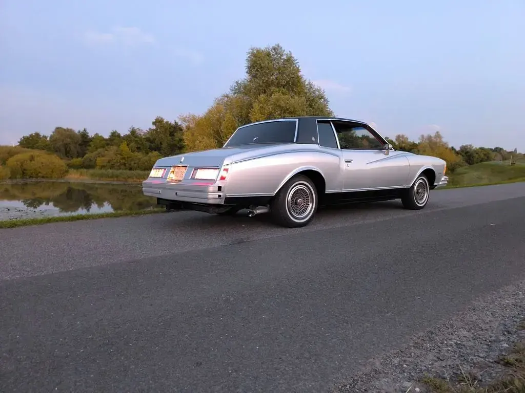 Gebraucht Chevrolet Monte Carlo 147 PS (108 kW) 1978 Silber Coupé