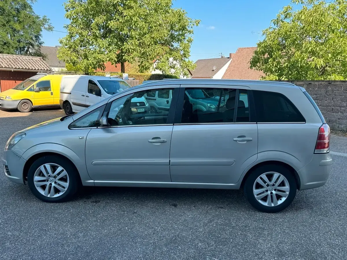 Gebraucht Opel Zafira 120 PS (88 kW) 2007 Beige Van / Kleinbus