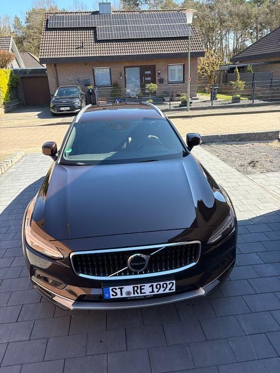 Gebraucht Volvo V90 CC Pro 197 PS (144 kW) 2020 Braun Kombi