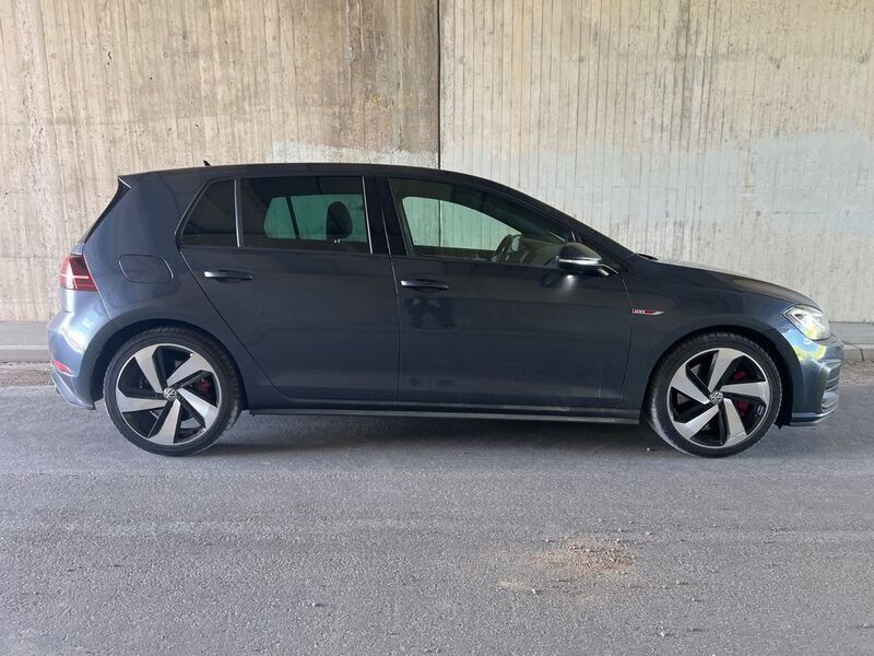 Blau Gebraucht 2019 VW Golf VII GTI Limousine | 18.990 € (Guter Preis) - Bild 1/4