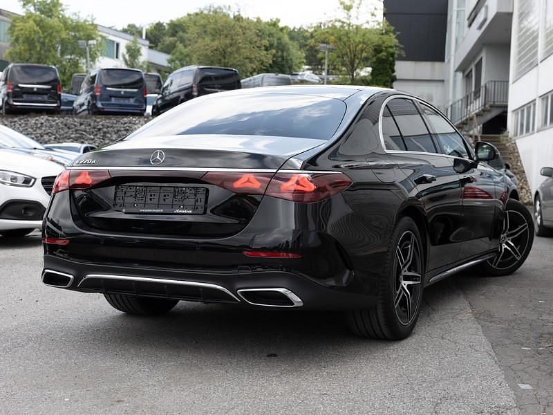 Gebraucht Mercedes E220 AMG 197 PS (144 kW) 2024 Schwarz metalliclack obsidianschwarz Limousine