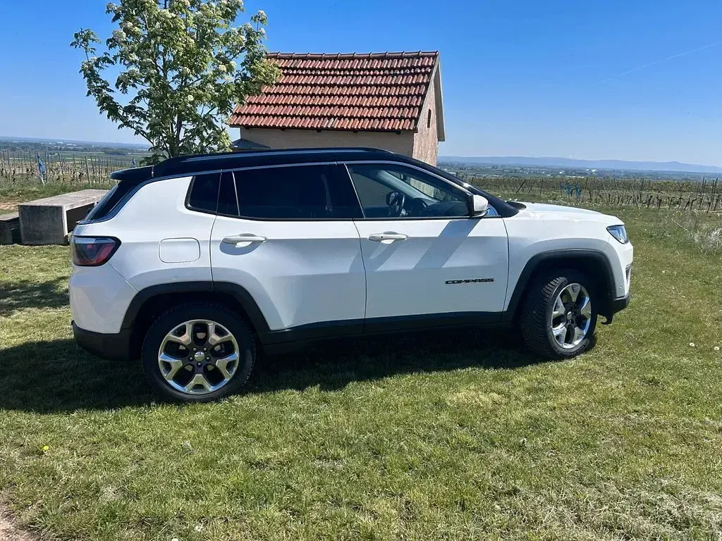 Used Jeep Compass Limited 170 HP (125 kW) 2020 White SUV