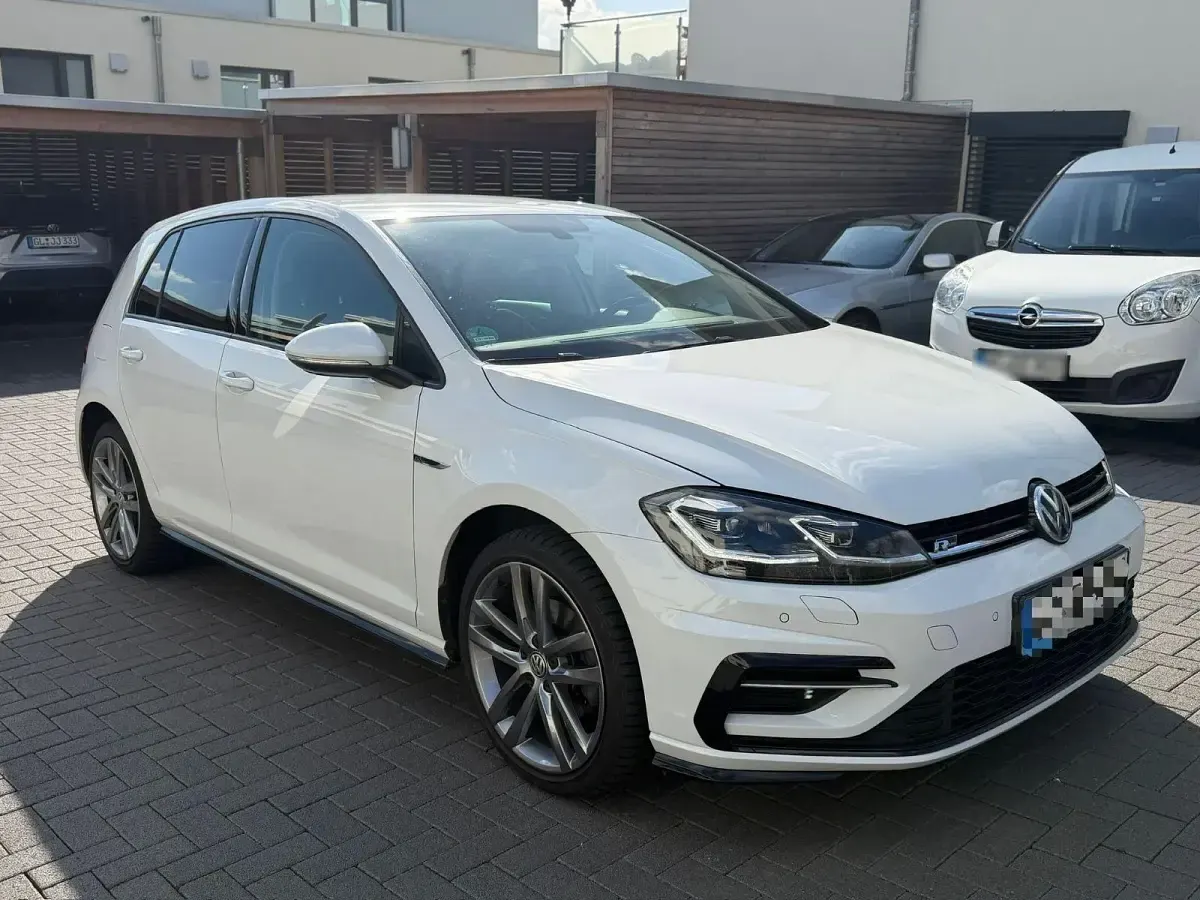 Gebraucht VW Golf VII R-line 150 PS (110 kW) 2019 Weiß Limousine