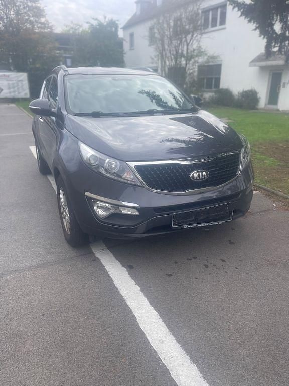 Grau Gebraucht 2014 Kia Sportage DREAM-TEAM Edition SUV | 12.700 € (Etwas zu teuer) - Bild 1/4