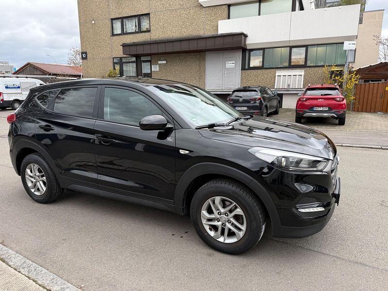Gebraucht Hyundai Tucson 132 PS (97 kW) 2018 Schwarz SUV