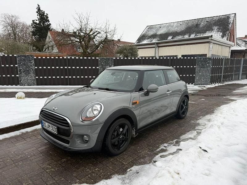 Grau Gebraucht 2017 Mini One D Kleinwagen | 9.300 € (Fairer Preis) - Bild 1/4