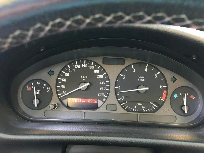 Blau Gebraucht 1995 BMW 320 Cabriolet Cabrio | 6.800 € - Bild 1/4