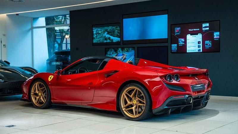 Second-hand Ferrari F8 721 CP (530 kW) 2020 Roșu Cabrio