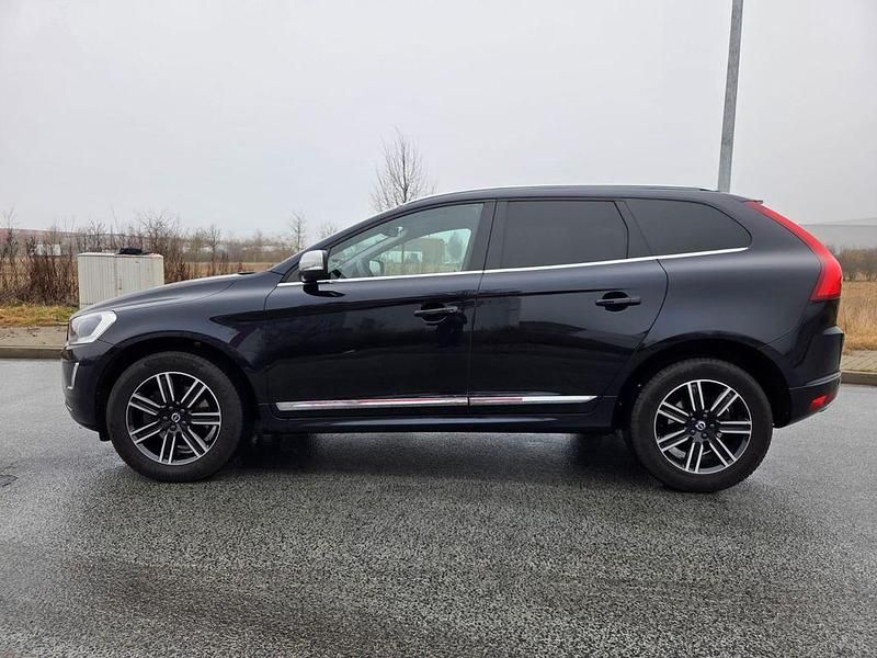 Gebraucht Volvo XC60 Summum 220 PS (161 kW) 2016 Magic blue / metallic SUV