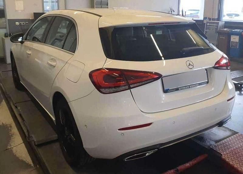 Gebraucht Mercedes A200 163 PS (119 kW) 2018 Weiß Limousine