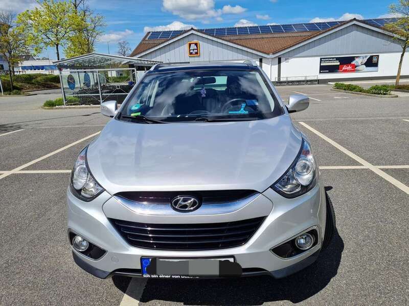 Silber Gebraucht 2012 Hyundai ix35 Style SUV | 7.400 € (Fairer Preis) - Bild 1/4