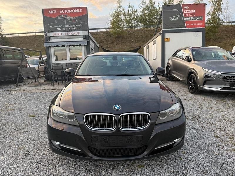Używany BMW 330 272 KM (200 kW) 2010 Czarny Sedan/Limuzyna