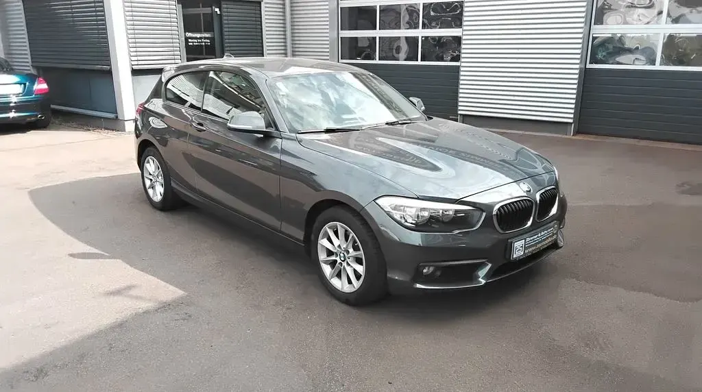 Gebraucht BMW 116 Advantage 116 PS (85 kW) 2018 Grau Kleinwagen