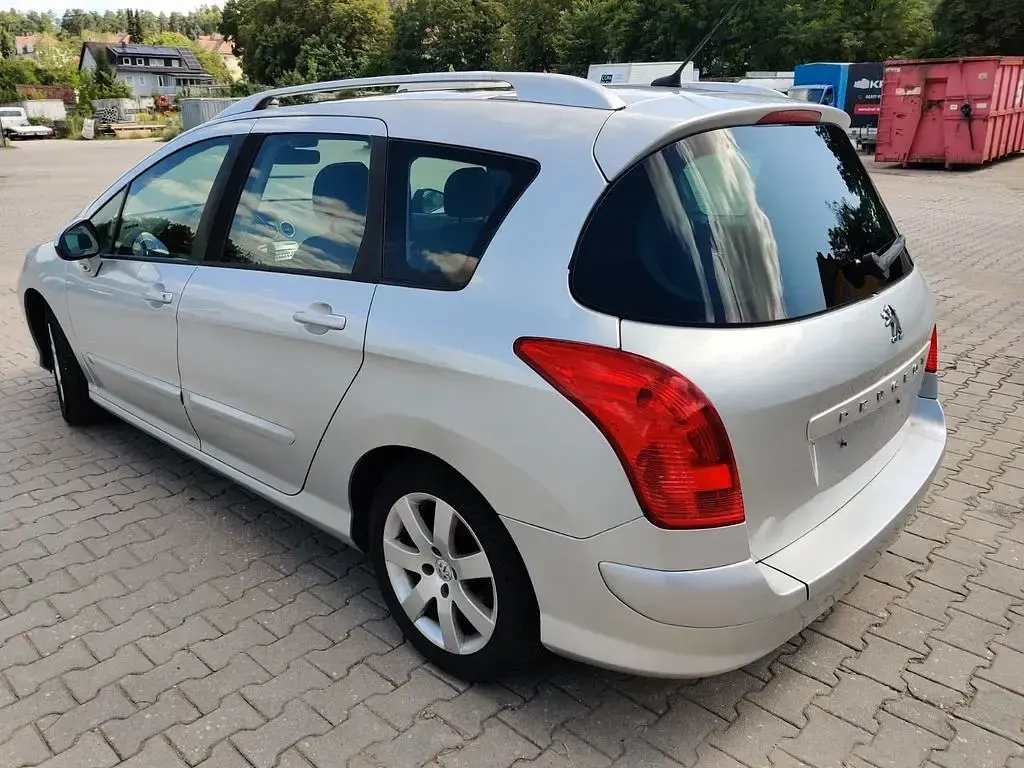 Gebraucht Peugeot 308 109 PS (80 kW) 2008 Silber Limousine