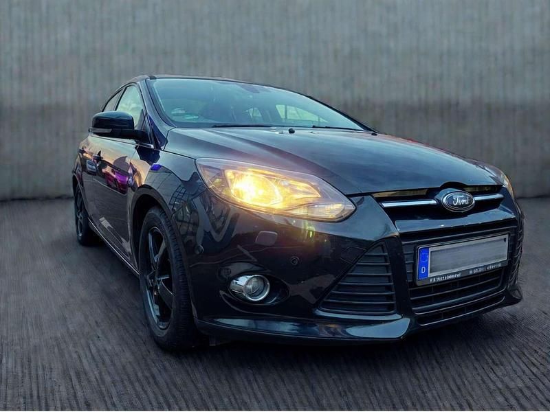 Gebraucht 2012 Ford Focus Champions Edition Kleinwagen | 3.500 € (Superpreis) - Bild 1/4