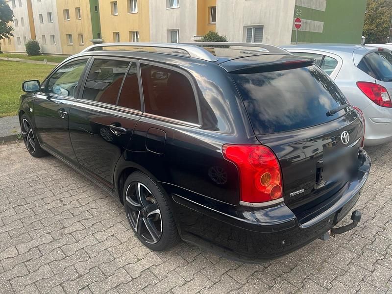 Schwarz Gebraucht 2005 Toyota Avensis Executive Kombi | 2.300 € (Guter Preis) - Bild 1/4