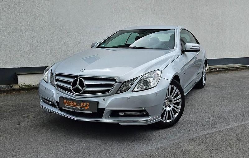 Gebraucht Mercedes E200 184 PS (135 kW) 2012 Silber Coupé