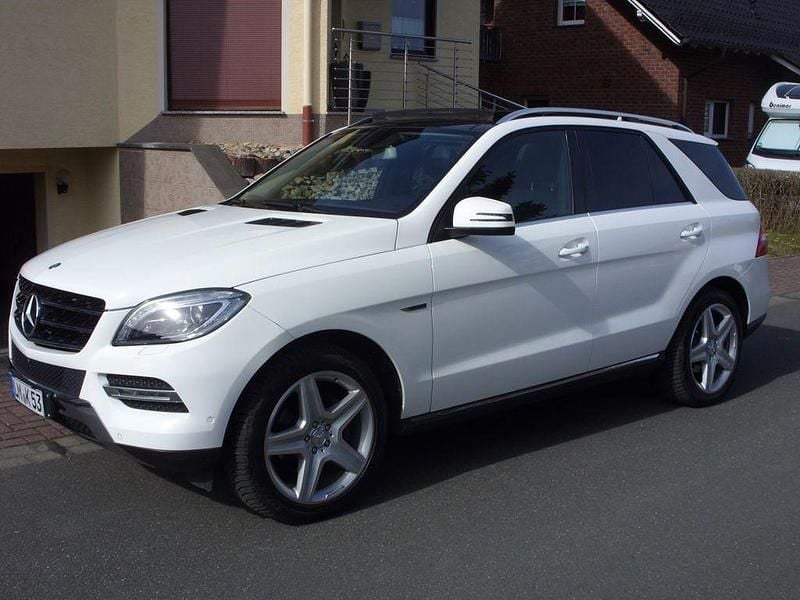 Gebraucht Mercedes ML350 258 PS (189 kW) 2015 Weiß SUV