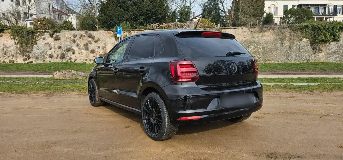 Gebraucht VW Polo Trendline 75 PS (55 kW) 2015 Schwarz Kleinwagen