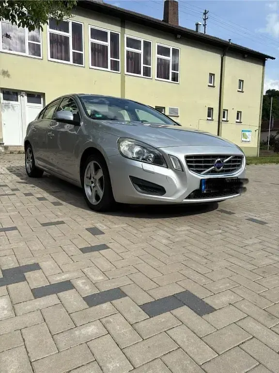 Gebraucht Volvo S60 163 PS (119 kW) 2010 Silber Limousine