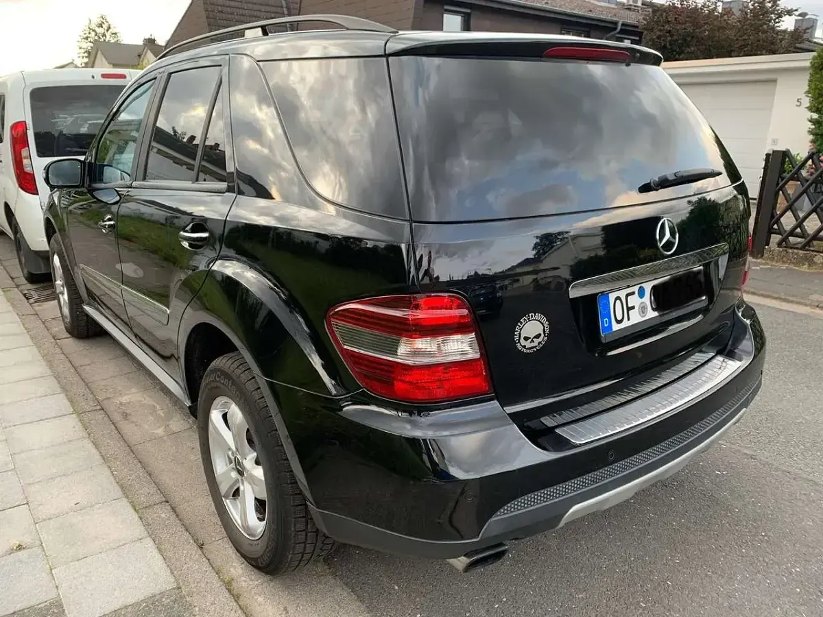 Gebraucht Mercedes ML280 190 PS (139 kW) 2008 Schwarz SUV