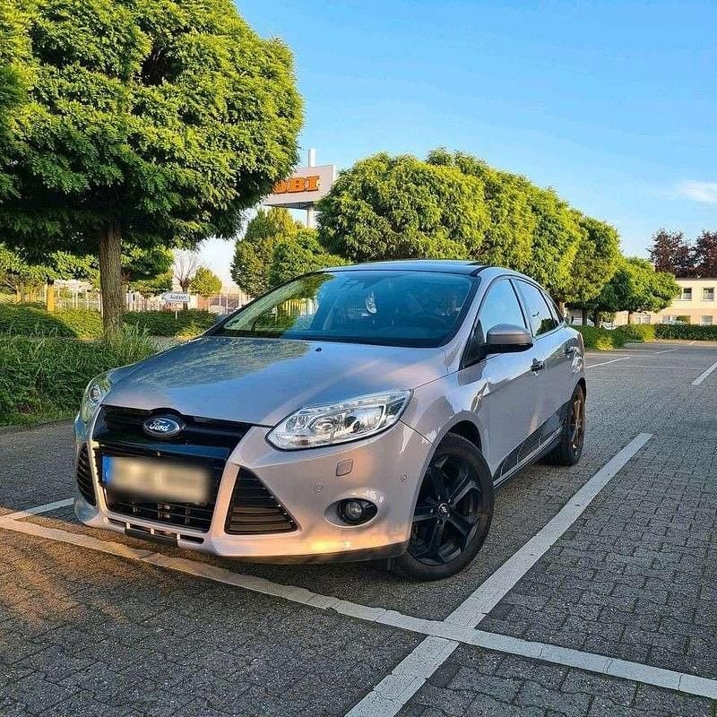 Gebraucht 2011 Ford Focus Titanium Limousine | 4.200 € (Superpreis) - Bild 1/4