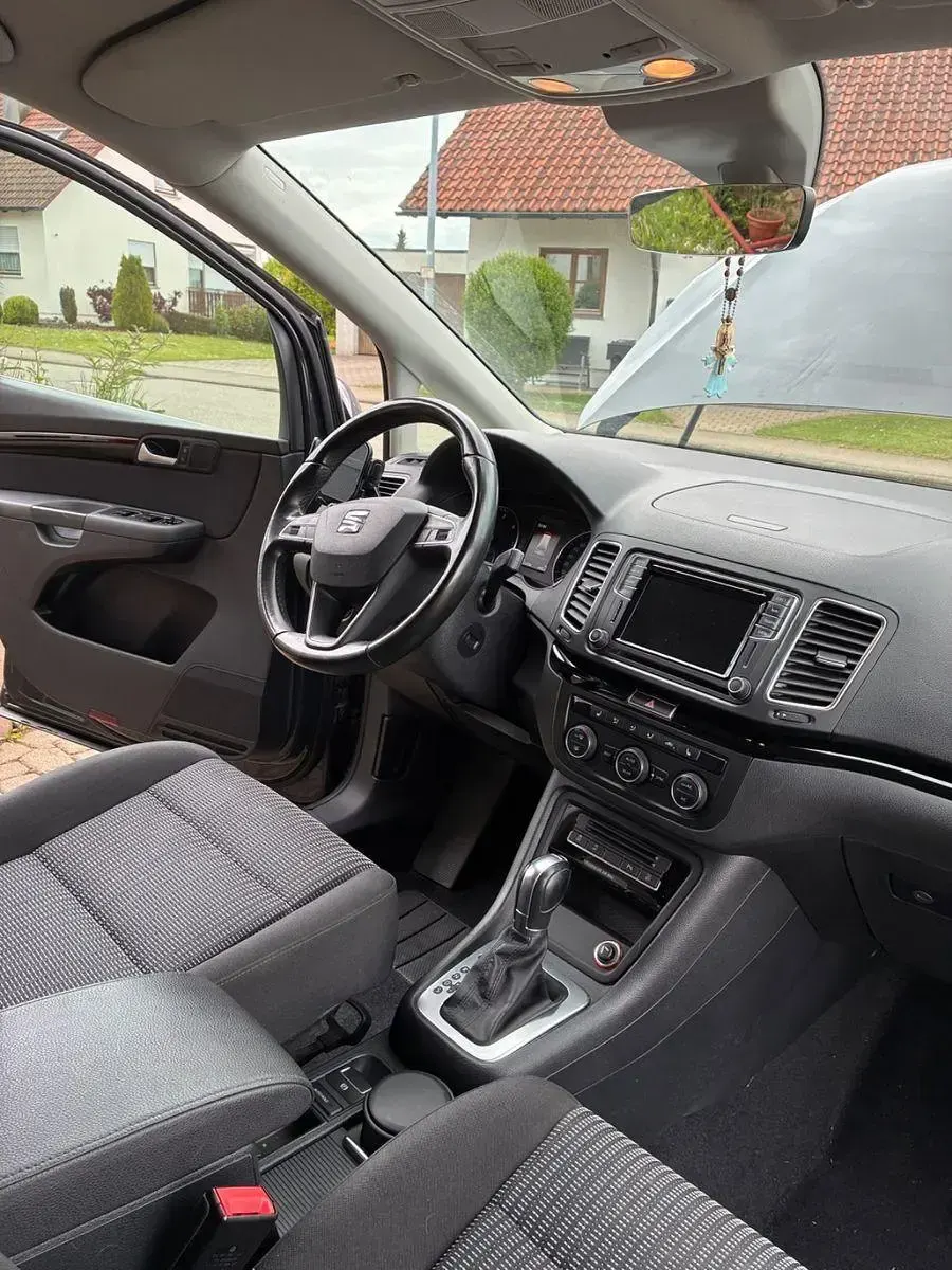 Używany Seat Alhambra Crono 150 KM (110 kW) 2016 Szary Minivan