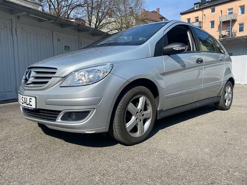 Gebraucht Mercedes B150 95 PS (69 kW) 2005 Silber Van / Kleinbus