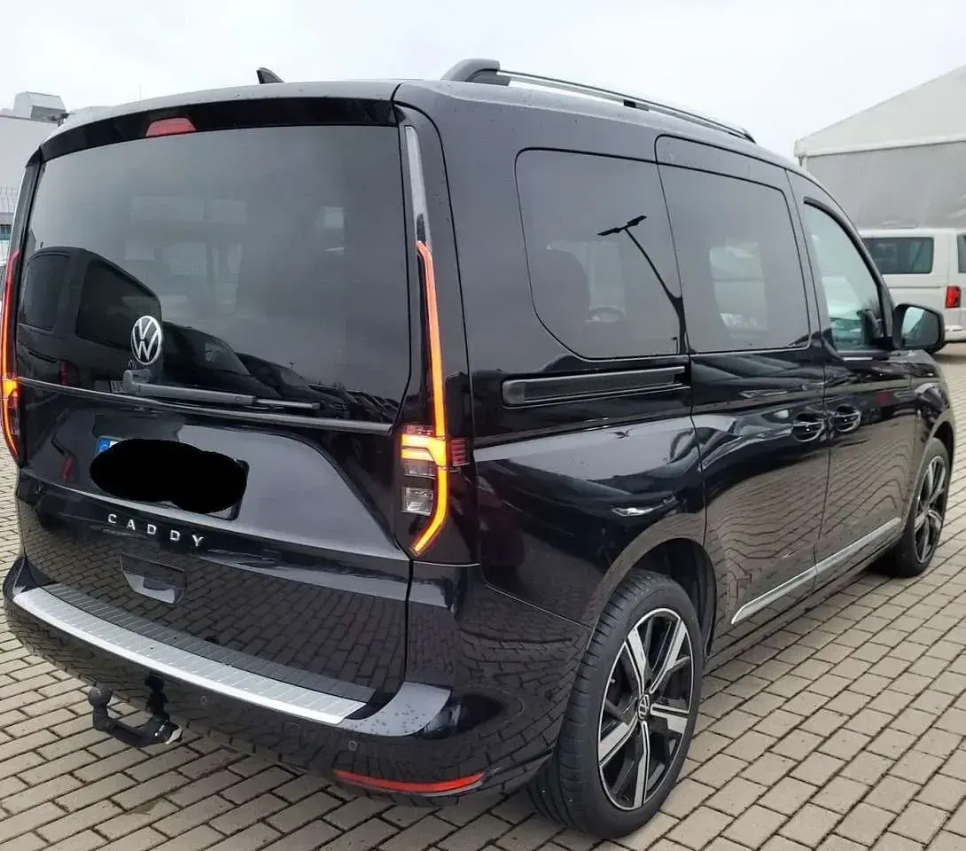 Gebraucht VW Caddy Style 122 PS (89 kW) 2023 Schwarz Van / Kleinbus