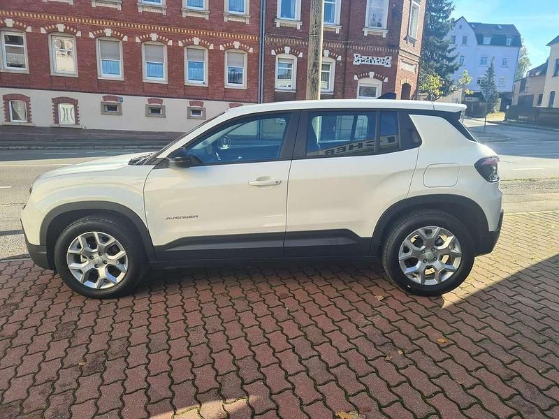 Gebraucht Jeep Avenger Altitude 101 PS (74 kW) 2025 Solid white SUV