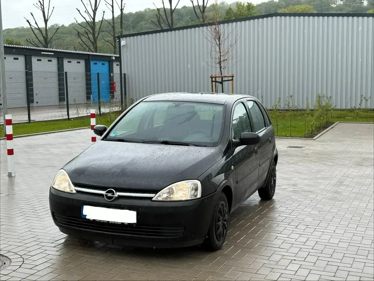 Używany Opel Corsa 80 KM (58 kW) 2003 Czarny Hatchback