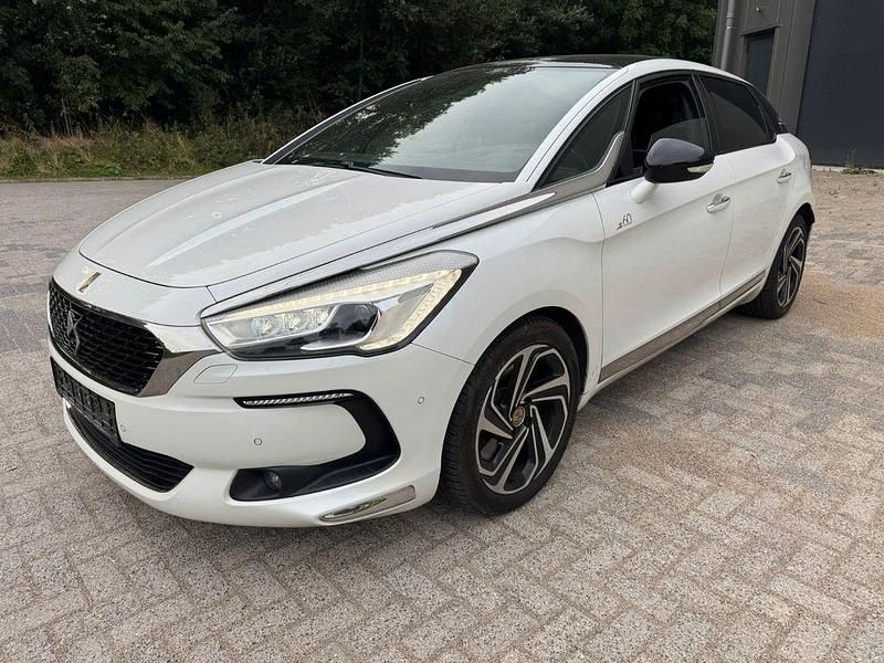 Weiß Gebraucht 2015 DS Automobiles DS5 Kleinwagen | 7.850 € (Etwas zu teuer) - Bild 1/4