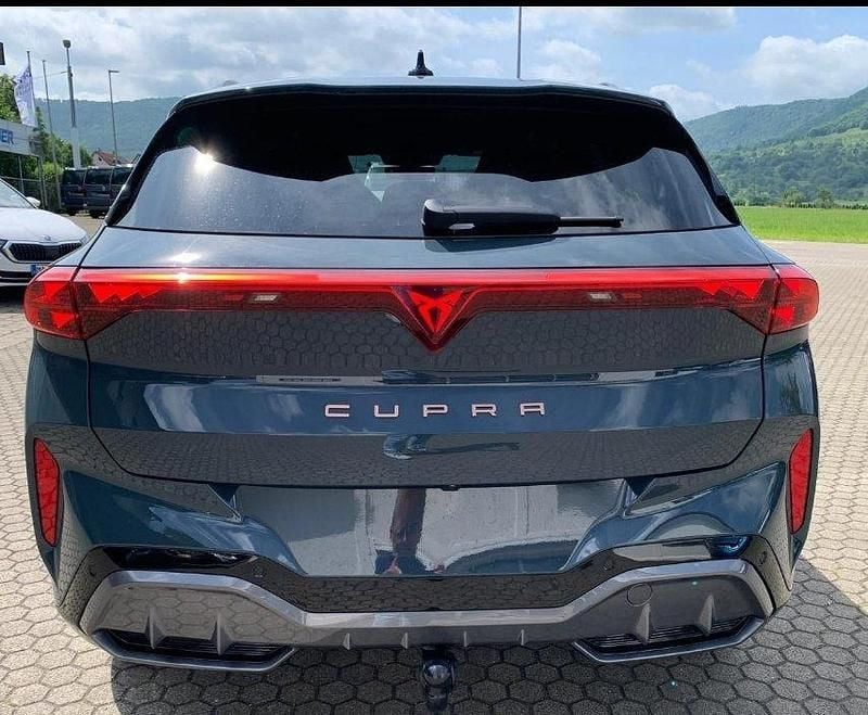 Second-hand Cupra Terramar 150 CP (110 kW) 2025 Albastru SUV