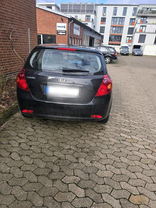 Gebraucht Kia Ceed 122 PS (89 kW) 2008 Schwarz Kleinwagen