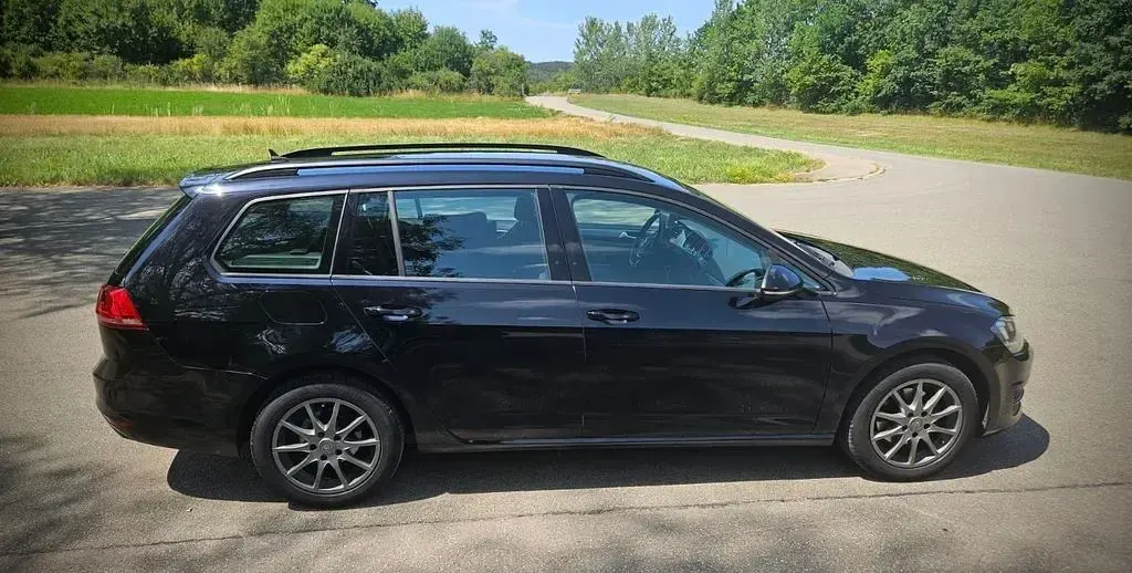 Gebraucht VW Golf VII Trendline 110 PS (80 kW) 2016 Schwarz Kombi