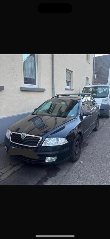 Schwarz Gebraucht 2006 Skoda Octavia Limousine | 2.000 € (Guter Preis) - Bild 1/4