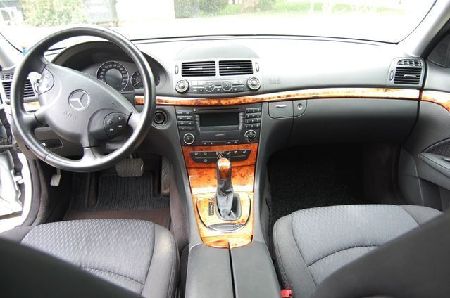 Gebraucht Mercedes E220 Elegance 150 PS (110 kW) 2006 Silber metallic Kombi