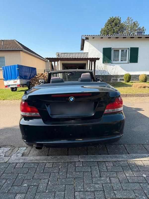 Gebraucht BMW 118 Cabriolet 143 PS (105 kW) 2010 Schwarz Cabrio