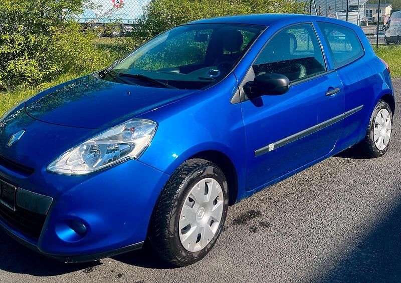 Brugt Renault Clio II 74 HK (54 kW) 2011 Blå Hatchback