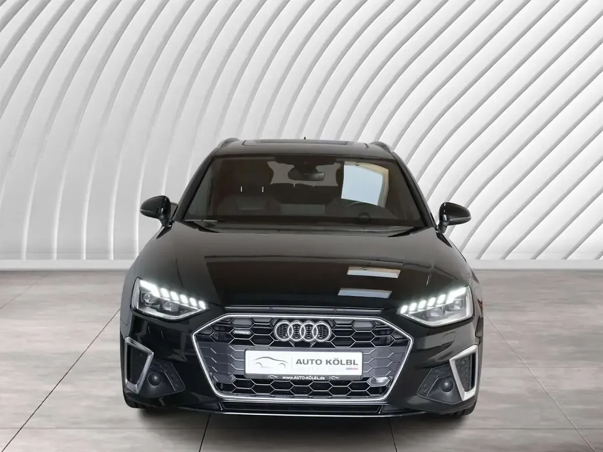 Gebraucht Audi A4 S-Line 286 PS (210 kW) 2023 Mythosschwarz metallic Kombi