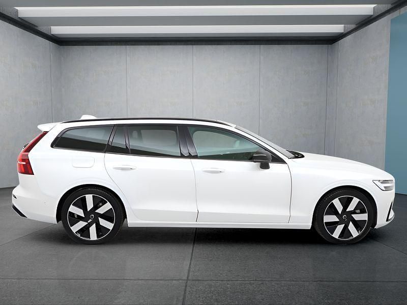 Gebraucht Volvo V60 455 PS (334 kW) 2025 Weiß Kombi