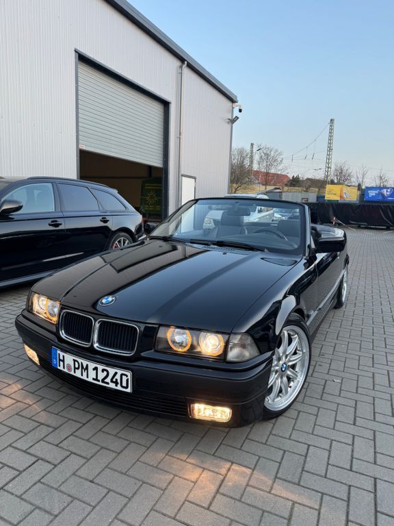Schwarz Gebraucht 1996 BMW 320 Cabriolet Cabrio | 9.000 € (Fairer Preis) - Bild 1/4