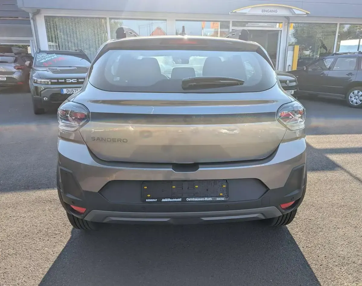 Neu Dacia Sandero Expression 122 PS (89 kW) 2026 Schiefer grau SUV