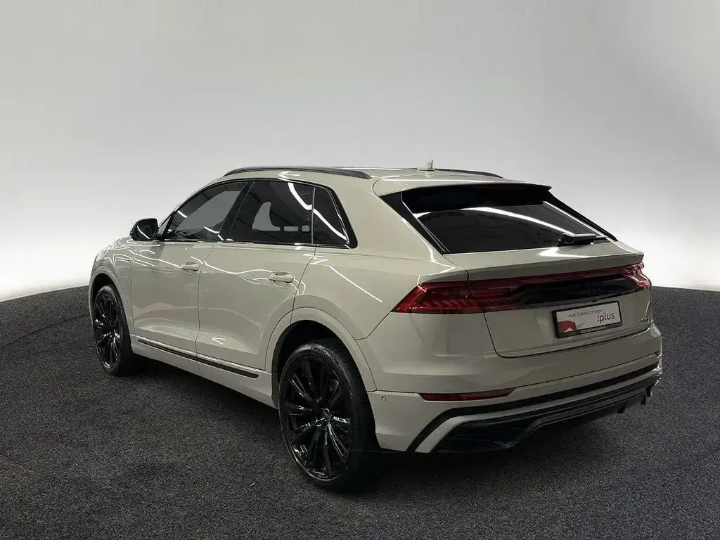 Gebraucht Audi Q8 Competition 286 PS (210 kW) 2023 Vikunjabeige metallic SUV
