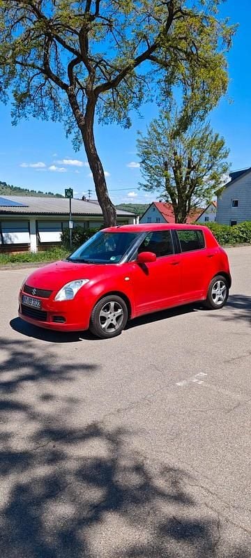 Rot Gebraucht 2006 Suzuki Swift Kleinwagen | 2.700 € (Fairer Preis) - Bild 1/4