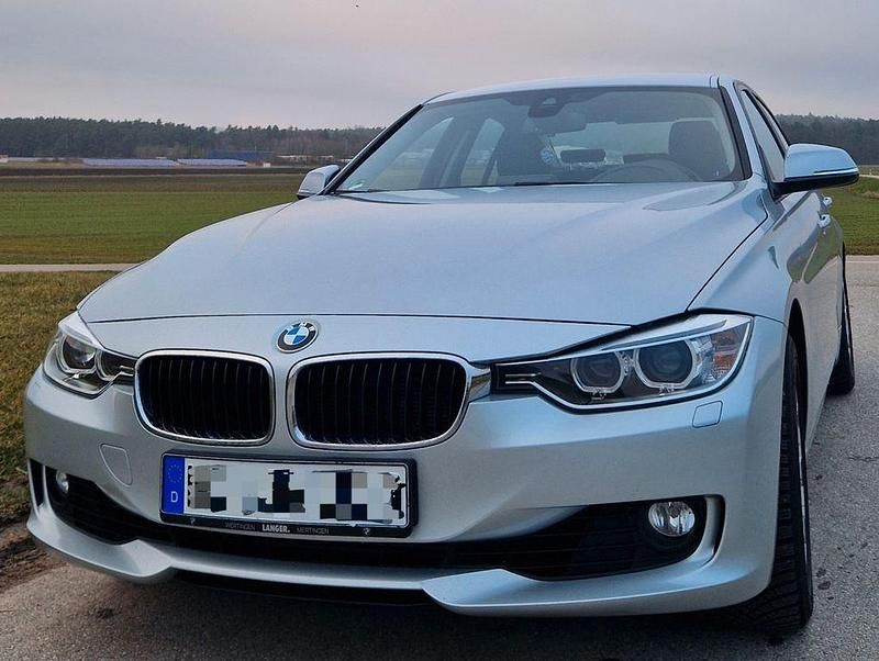 Gebraucht BMW 330 258 PS (189 kW) 2013 Silber Limousine