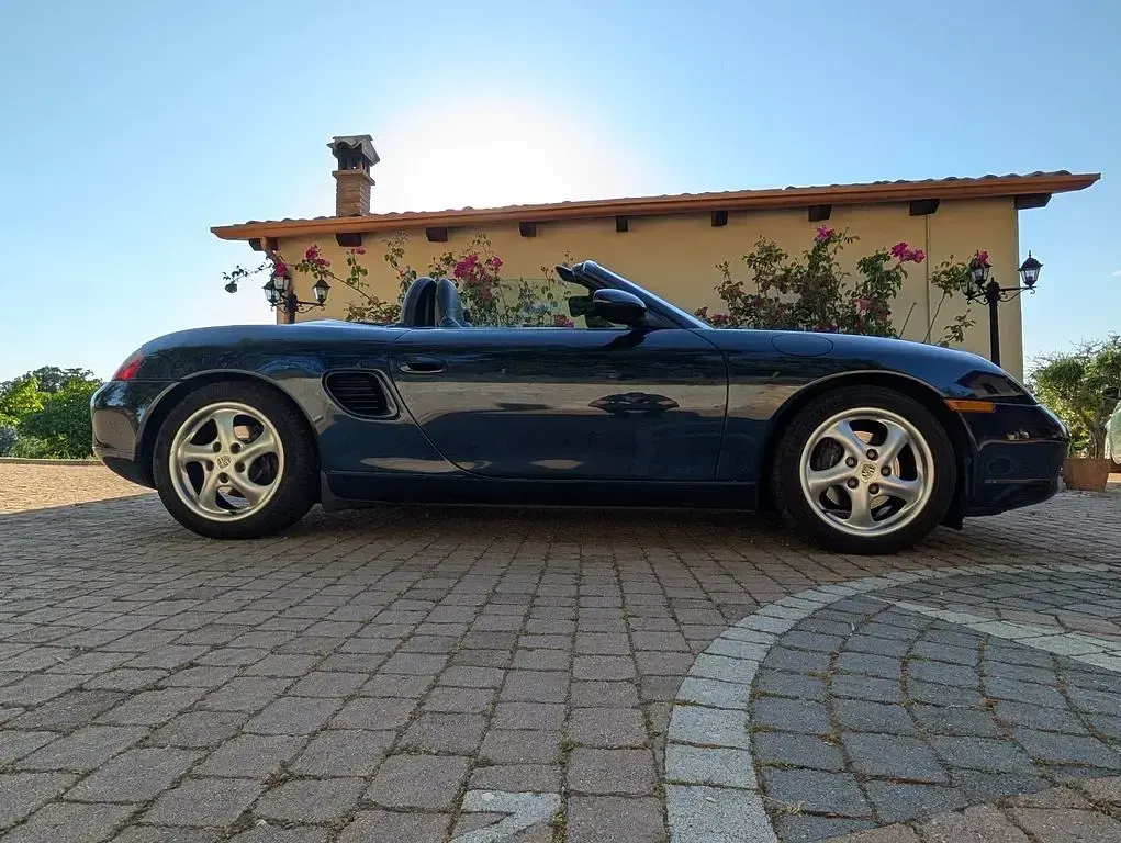 Gebraucht Porsche Boxster 220 PS (161 kW) 2000 Blau Cabrio