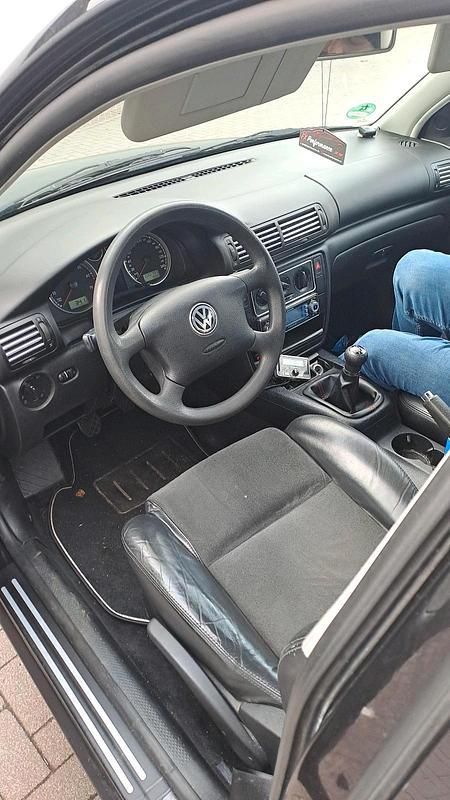 Gebraucht VW Passat 116 PS (85 kW) 2003 Schwarz Kombi