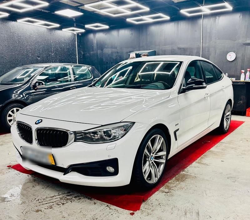 Gebraucht 2016 BMW 318 Gran Turismo Sport Line Limousine | 10.299 € - Bild 1/4