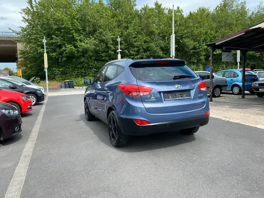 Gebraucht Hyundai ix35 135 PS (99 kW) 2012 Blau SUV